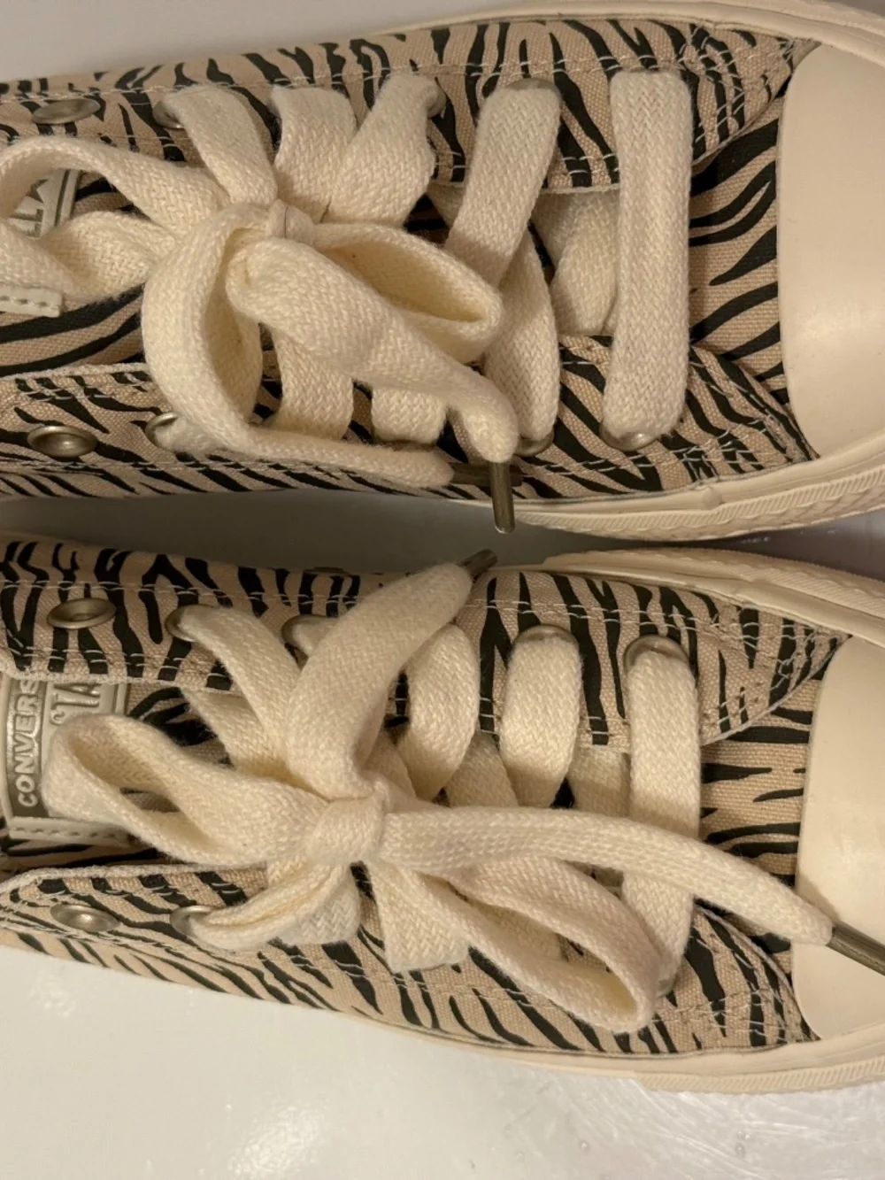 Converse Lift Platform Zebra Print Sneakers Women’s 7.5